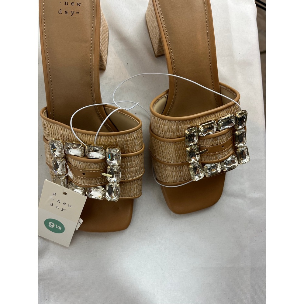 A New Day Womens Raffia Crystal Buckle Block Heel Slide Sandals Tan Size 9.5 - Picture 2 of 6